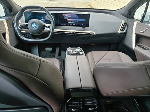 Used 2024 BMW iX xDrive50 w/ Sport Package AWD/4WD image 38