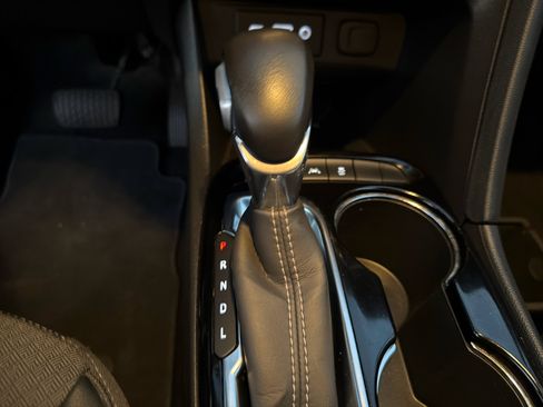 Used 2022 Buick Encore GX Select w/ Sport Touring Package image 25