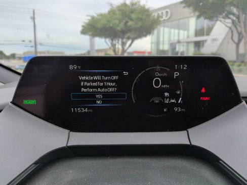 Used 2024 Toyota Prius XLE FWD image 21