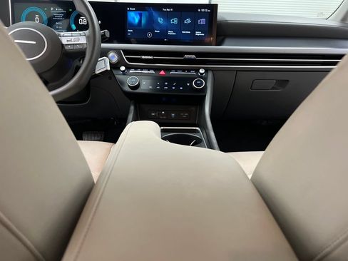 Used 2025 Hyundai Sonata SEL FWD image 41