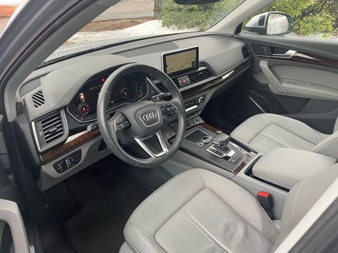 Used 2019 Audi Q5 2.0T Premium Plus w/ Premium Plus Package image 11
