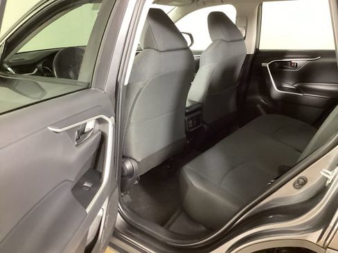 Used 2022 Toyota RAV4 LE FWD image 21