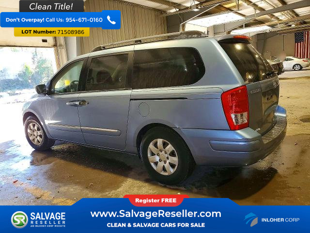 Used 2007 Hyundai Entourage FWD image 3