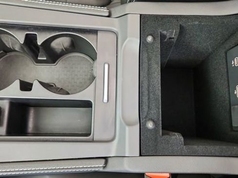 Used 2025 Jaguar F-PACE R-Dynamic S image 52