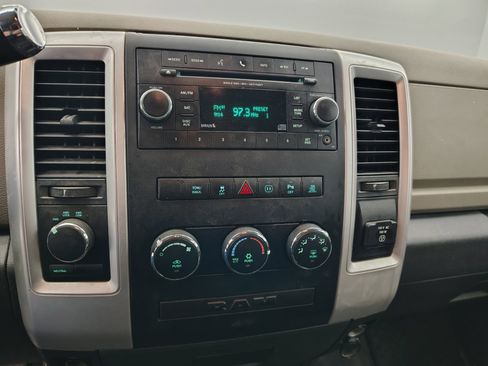 Used 2012 RAM 2500 SLT w/ Technology Group image 3