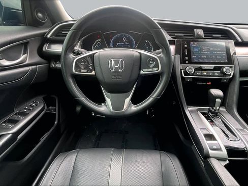 Used 2018 Honda Civic Touring image 6