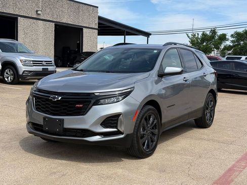 Used 2024 Chevrolet Equinox RS image 3