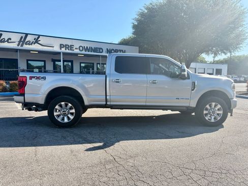 Used 2022 Ford F250 Platinum w/ FX4 Off-Road Package AWD/4WD image 2