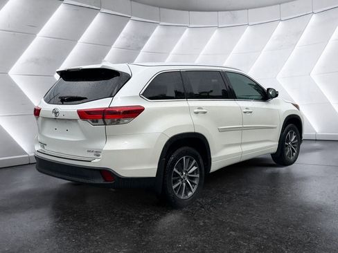 Used 2018 Toyota Highlander XLE w/ Protection Package #3 AWD/4WD image 6