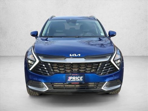 Used 2023 Kia Sportage EX image 2