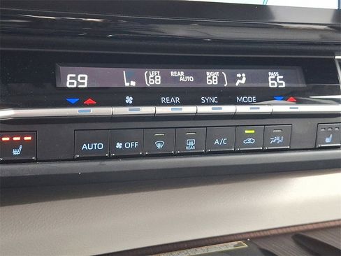 Certified 2024 Toyota Sienna XLE image 17