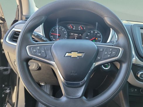 Used 2019 Chevrolet Equinox LS FWD image 16