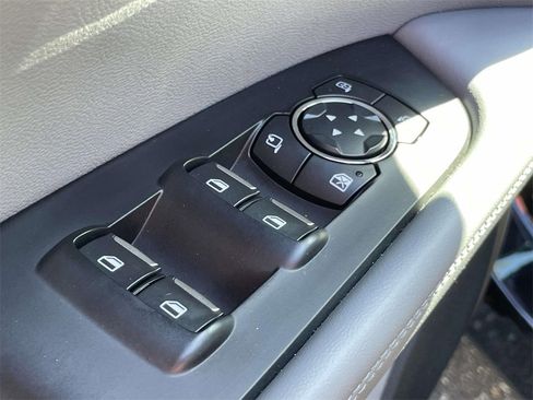 Used 2022 Lincoln Nautilus Reserve w/ Equipment Group 201A image 17