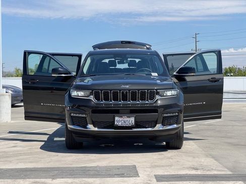 Used 2023 Jeep Grand Cherokee L Limited w/ Luxury Tech Group II AWD/4WD image 30