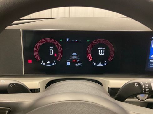 Used 2025 Hyundai Tucson SEL image 2