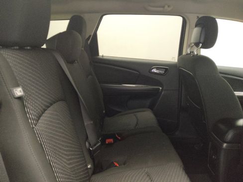 Used 2020 Dodge Journey SE w/ SE Popular Equipment Group FWD image 19