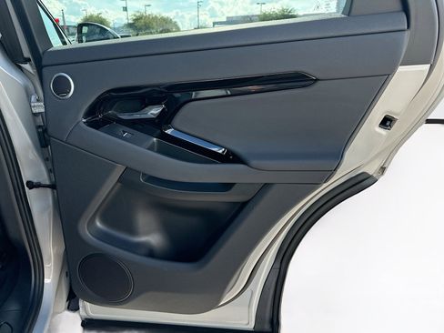 Used 2025 Land Rover Range Rover Evoque S image 30