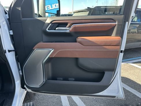 Used 2025 GMC Sierra 3500 Denali Ultimate image 10