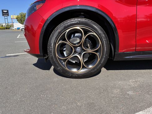 New 2025 Alfa Romeo Stelvio Sprint image 12