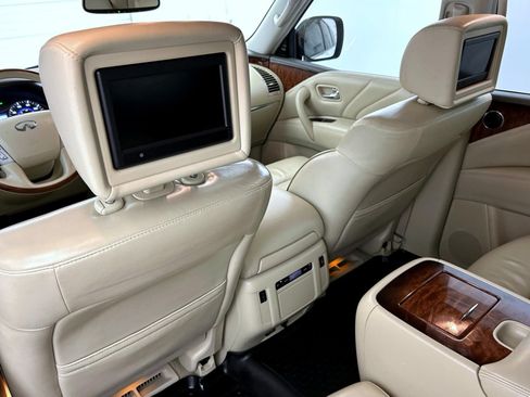 Used 2016 INFINITI QX80 4WD w/ Deluxe Technology Package image 23