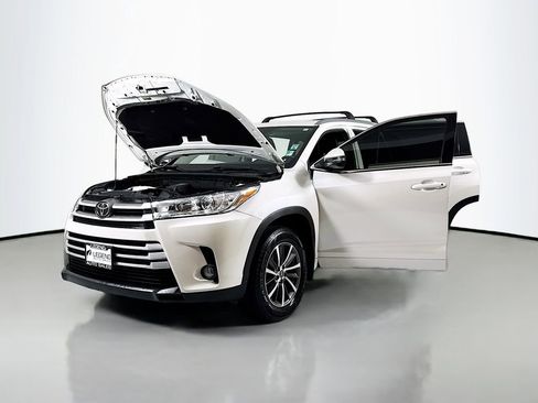 Used 2018 Toyota Highlander XLE AWD/4WD image 20