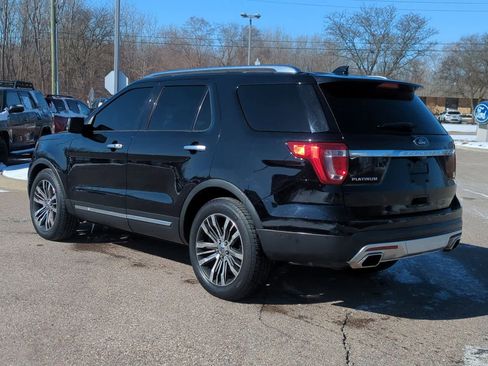 Used 2017 Ford Explorer Platinum image 6