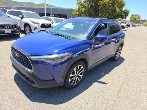 Used 2024 Toyota Corolla Cross XLE FWD image 1