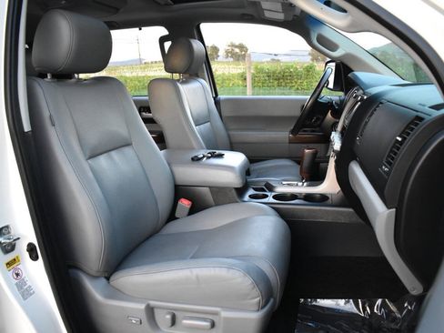 Used 2013 Toyota Sequoia Platinum AWD/4WD image 35