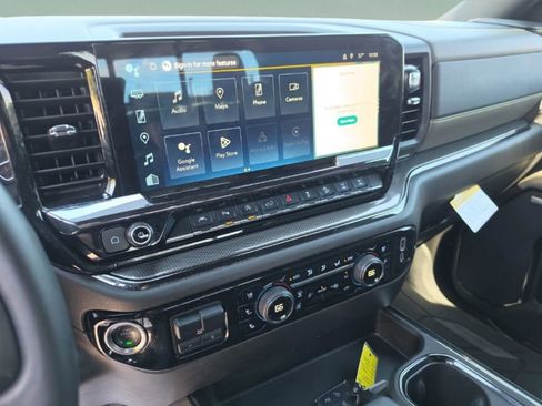 Used 2025 Chevrolet Silverado 1500 ZR2 w/ Technology Package AWD/4WD image 18