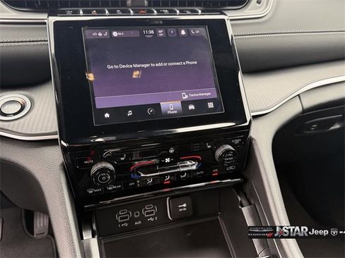 New 2025 Jeep Grand Cherokee L Laredo image 13