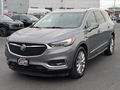 Used 2018 Buick Enclave Essence w/ LPO, Luxury Package image 10