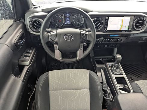 Used 2022 Toyota Tacoma TRD Sport AWD/4WD image 30