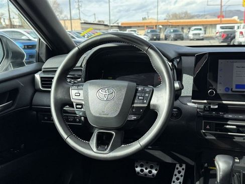 Used 2025 Toyota Camry SE image 27