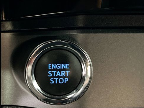 Used 2017 Toyota Tacoma TRD Sport image 24