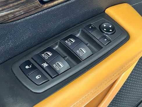 Used 2022 Chrysler Pacifica Pinnacle image 38