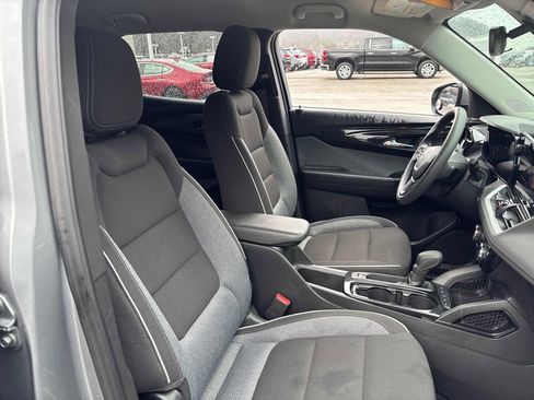 Used 2025 Chevrolet TrailBlazer LT image 32