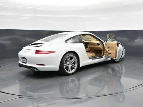 Used 2013 Porsche 911 Carrera RWD image 4
