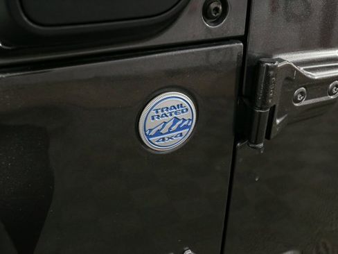 Used 2021 Jeep Wrangler Unlimited Sahara w/ Cold Weather Group image 7