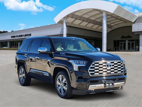 Used 2024 Toyota Sequoia Capstone image 2