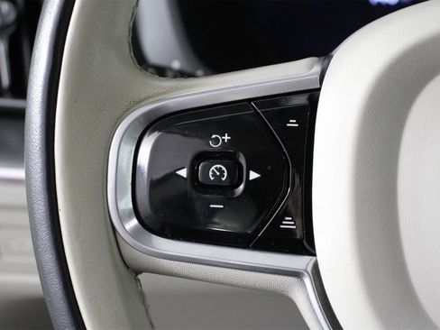 Certified 2023 Volvo XC60 B5 Core w/ Climate Package image 10