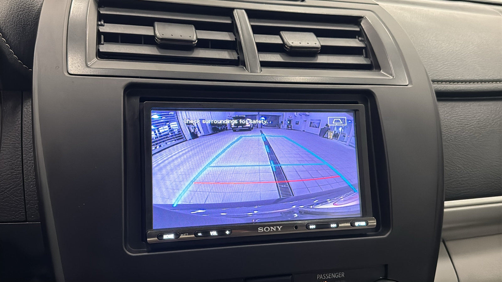 Used 2014 Toyota Camry LE FWD image 17