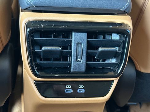 Used 2025 Lexus RZ 300e image 16