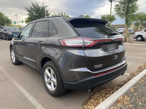 Used 2017 Ford Edge SE image 2