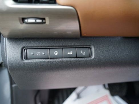 Used 2022 Nissan Pathfinder Platinum image 15