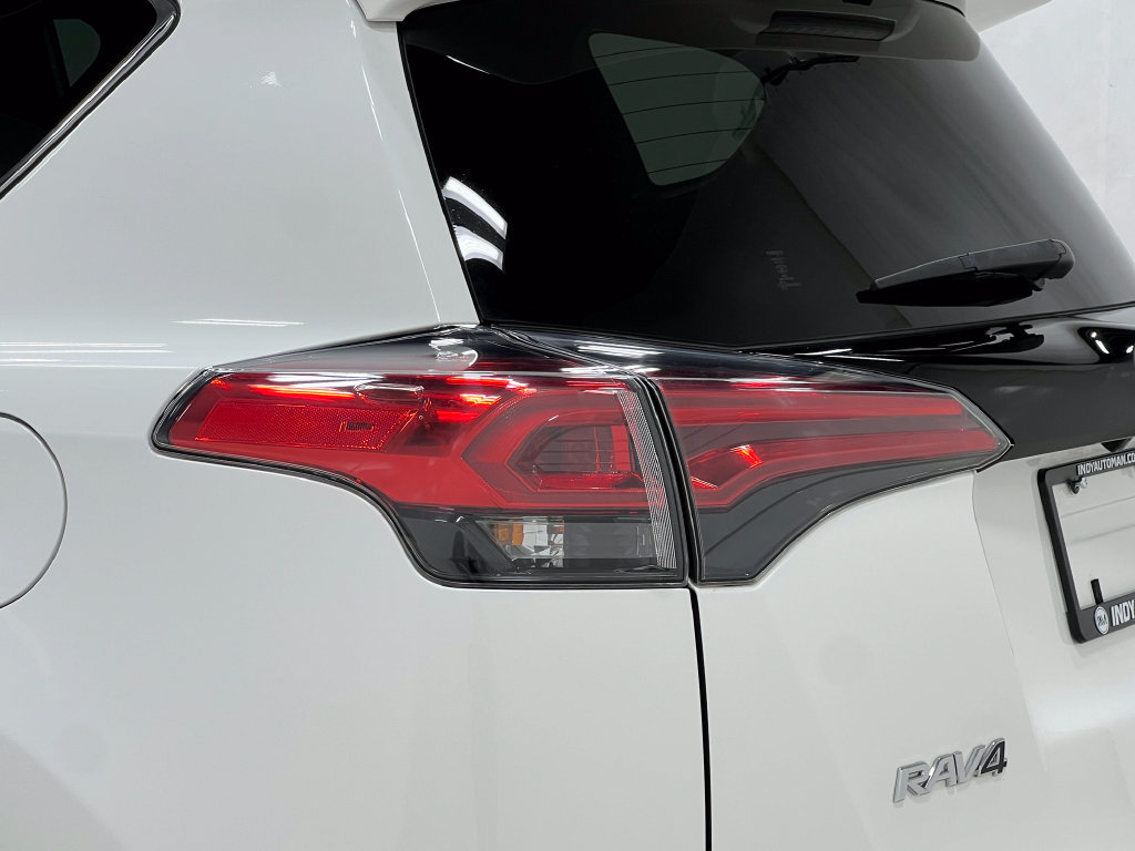 Used 2018 Toyota RAV4 SE w/ Power Extra Value Package AWD/4WD image 34