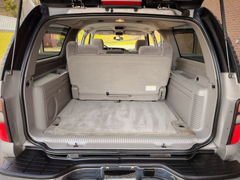 Used 2006 Chevrolet Suburban LS w/ Smart Select Package image 14