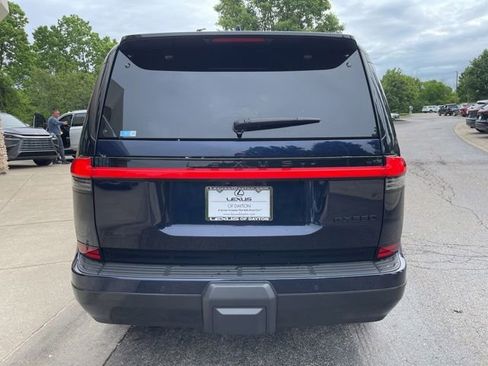 Used 2024 Lexus GX 550 w/ Accessory Package (31) AWD/4WD image 4