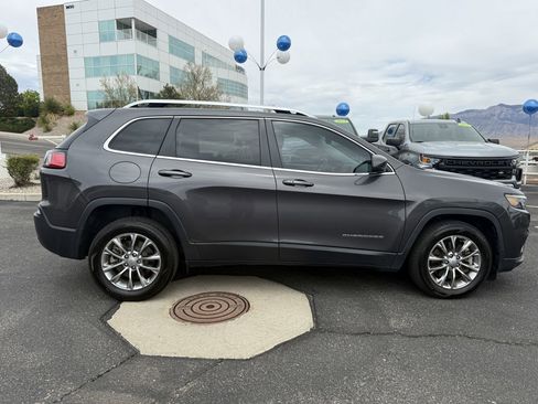 Used 2021 Jeep Cherokee Latitude Lux FWD image 4