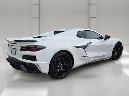 Used 2024 Chevrolet Corvette Z06 RWD image 5