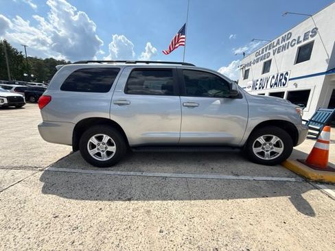 Used 2017 Toyota Sequoia SR5 AWD/4WD image 11